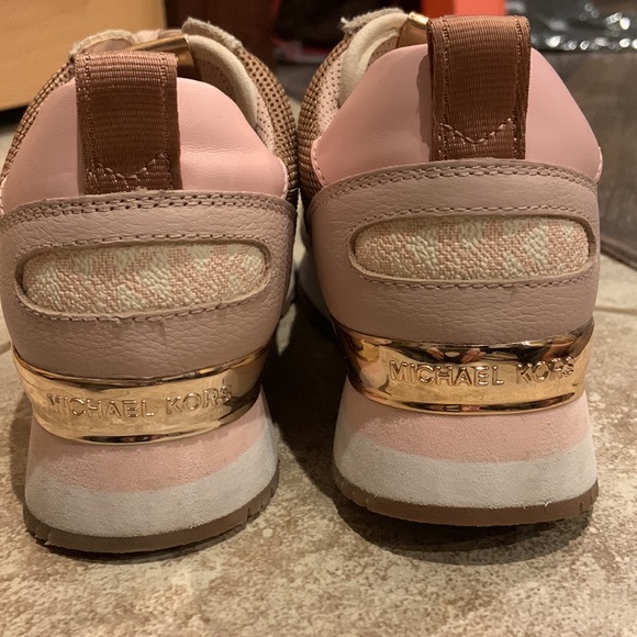 Like new Michael Kors Rose Gold sneakers - Picture 3 of 6